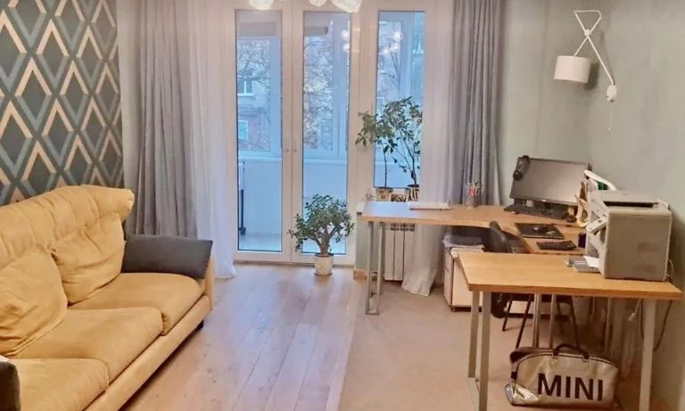 D1M I will sell an apartment in a building opposite Central Park.