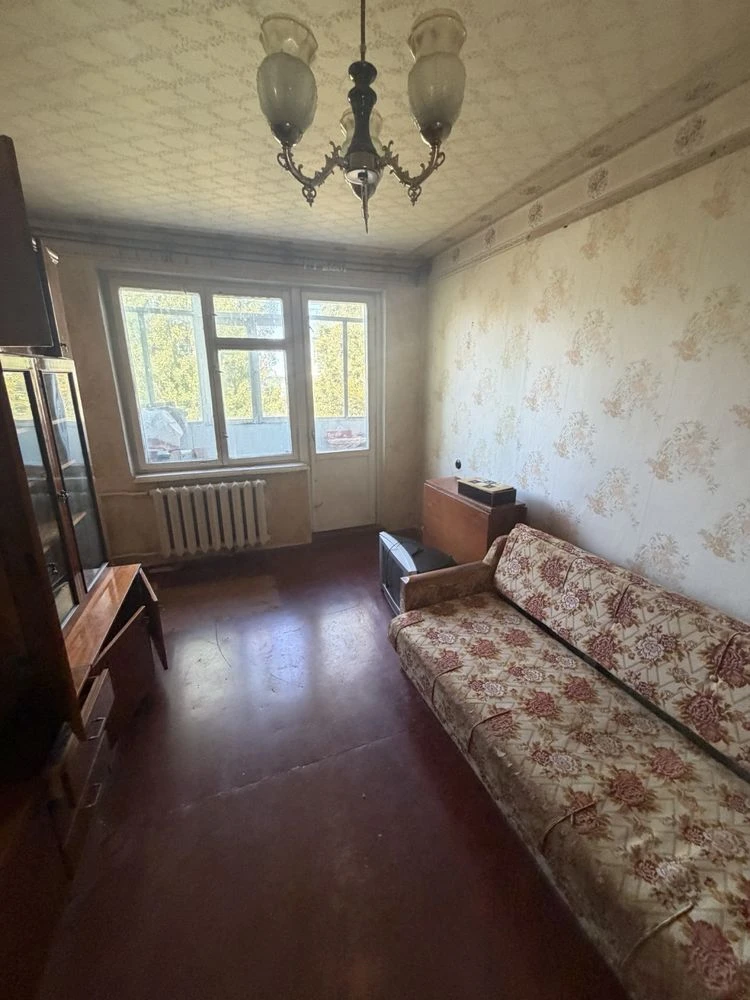 Sale of a 2-room apartment in the city center / Water