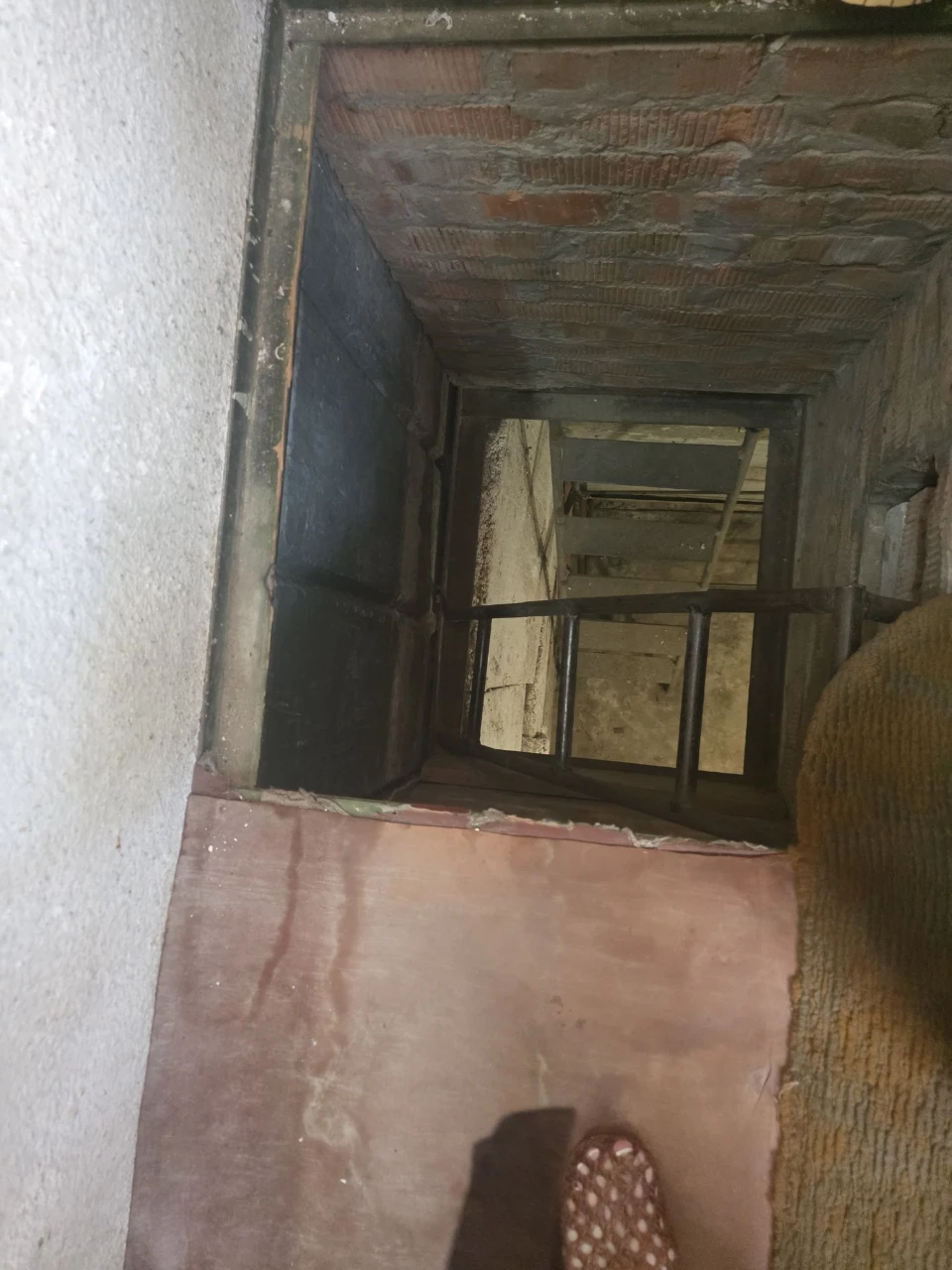 For sale: 2 room apartment in a village