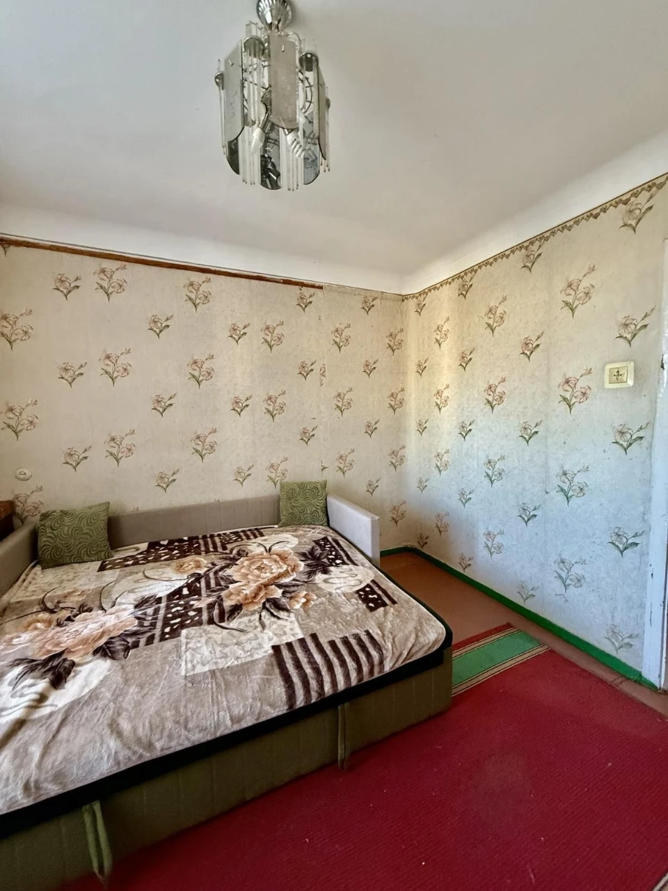 2-bedroom apartment for sale on Miri Street, in the Molodyzh district.
