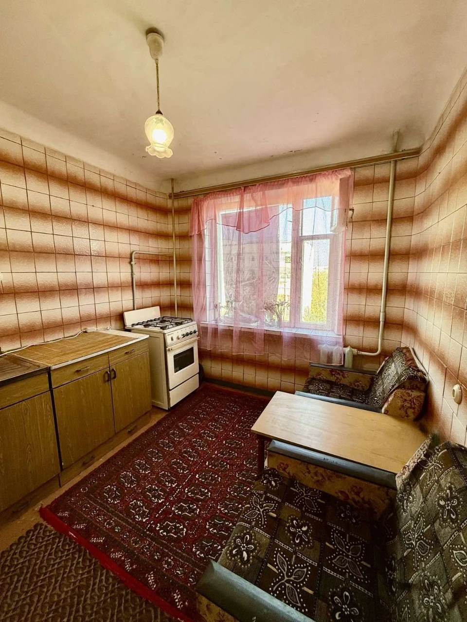 2-bedroom apartment for sale on Miri Street, in the Molodyzh district.