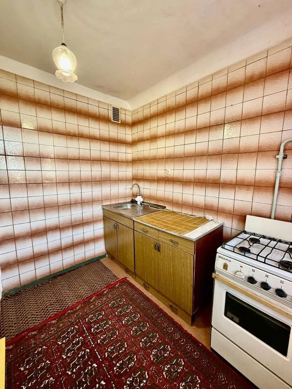 2-bedroom apartment for sale on Miri Street, in the Molodyzh district.