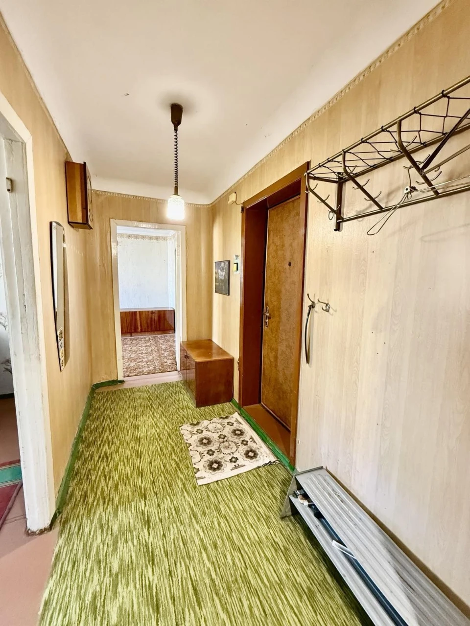 2-bedroom apartment for sale on Miri Street, in the Molodyzh district.