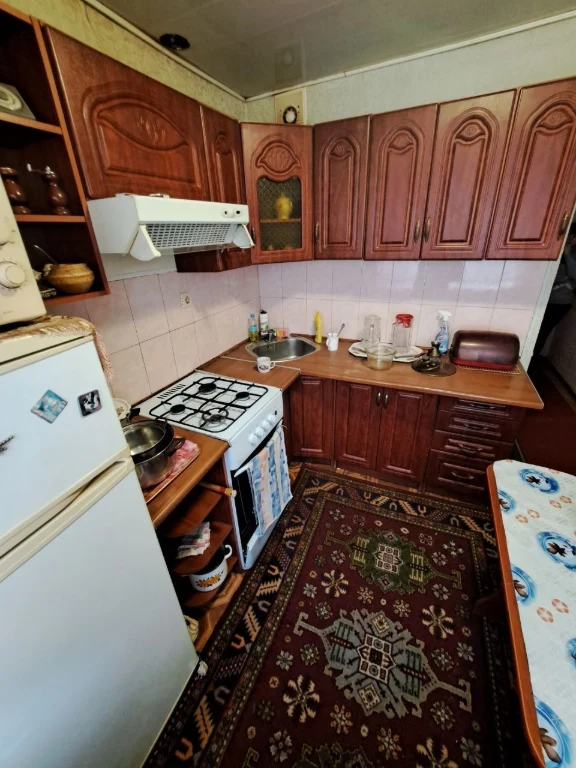 For Sale: 2 room apartment, Kyivska Street, Autopark area, brick building
