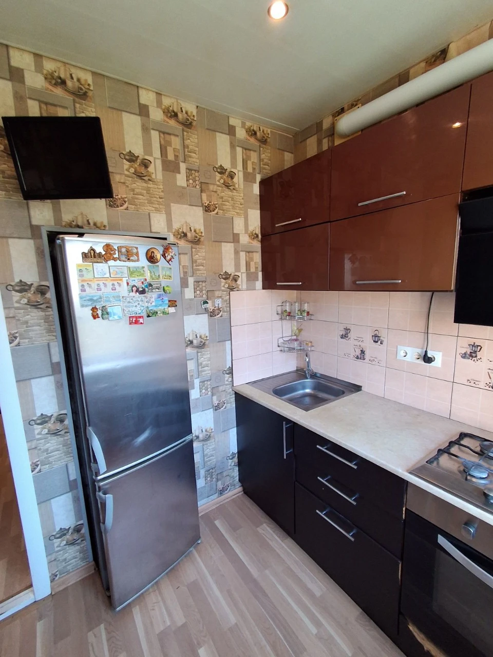 Two-bedroom apartment for sale on Molodizhna Street