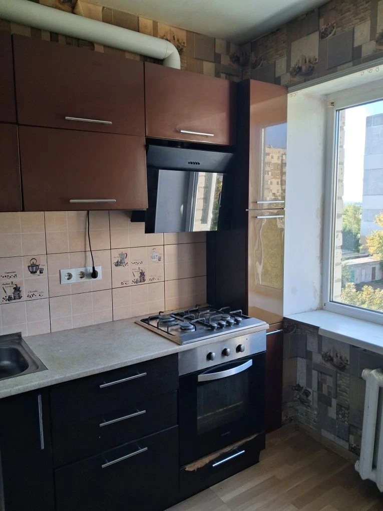 Two-bedroom apartment for sale on Molodizhna Street