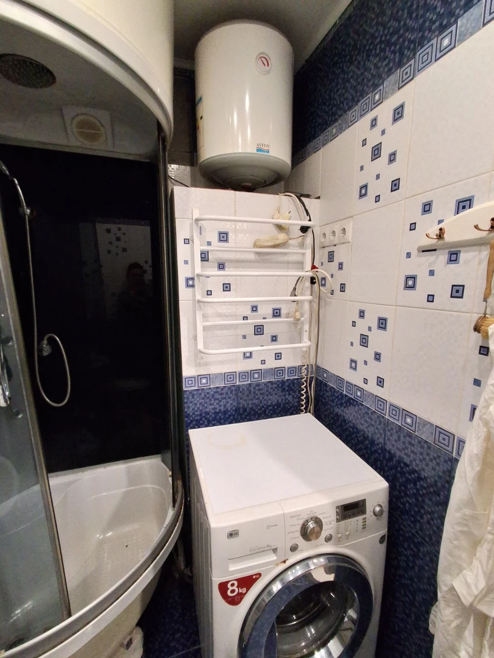 Two-bedroom apartment for sale on Molodizhna Street