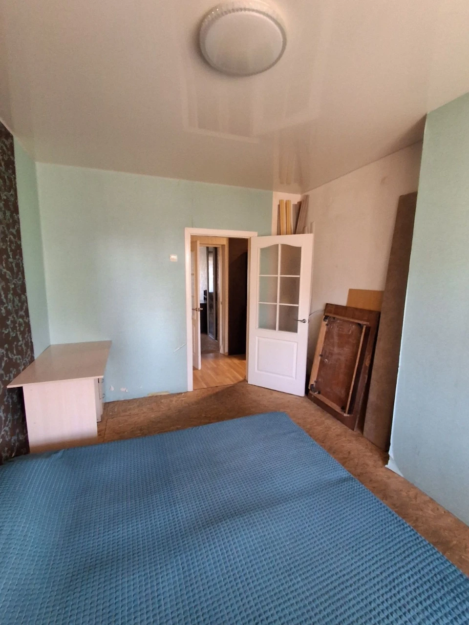 Two-bedroom apartment for sale on Molodizhna Street