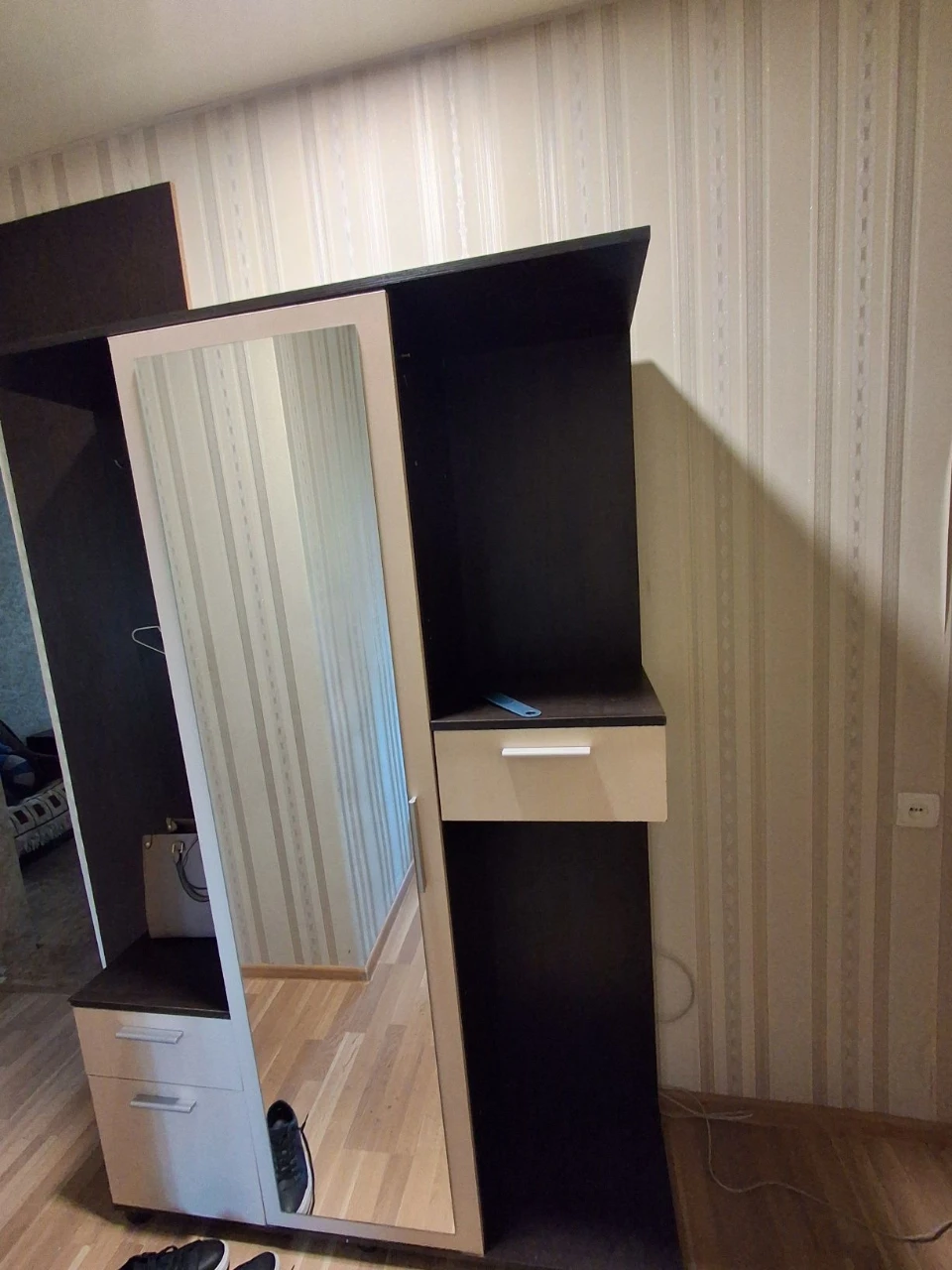 Two-bedroom apartment for sale on Molodizhna Street