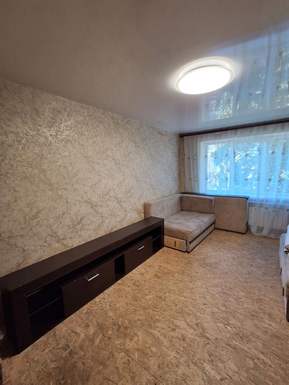 Two-bedroom apartment for sale on Molodizhna Street