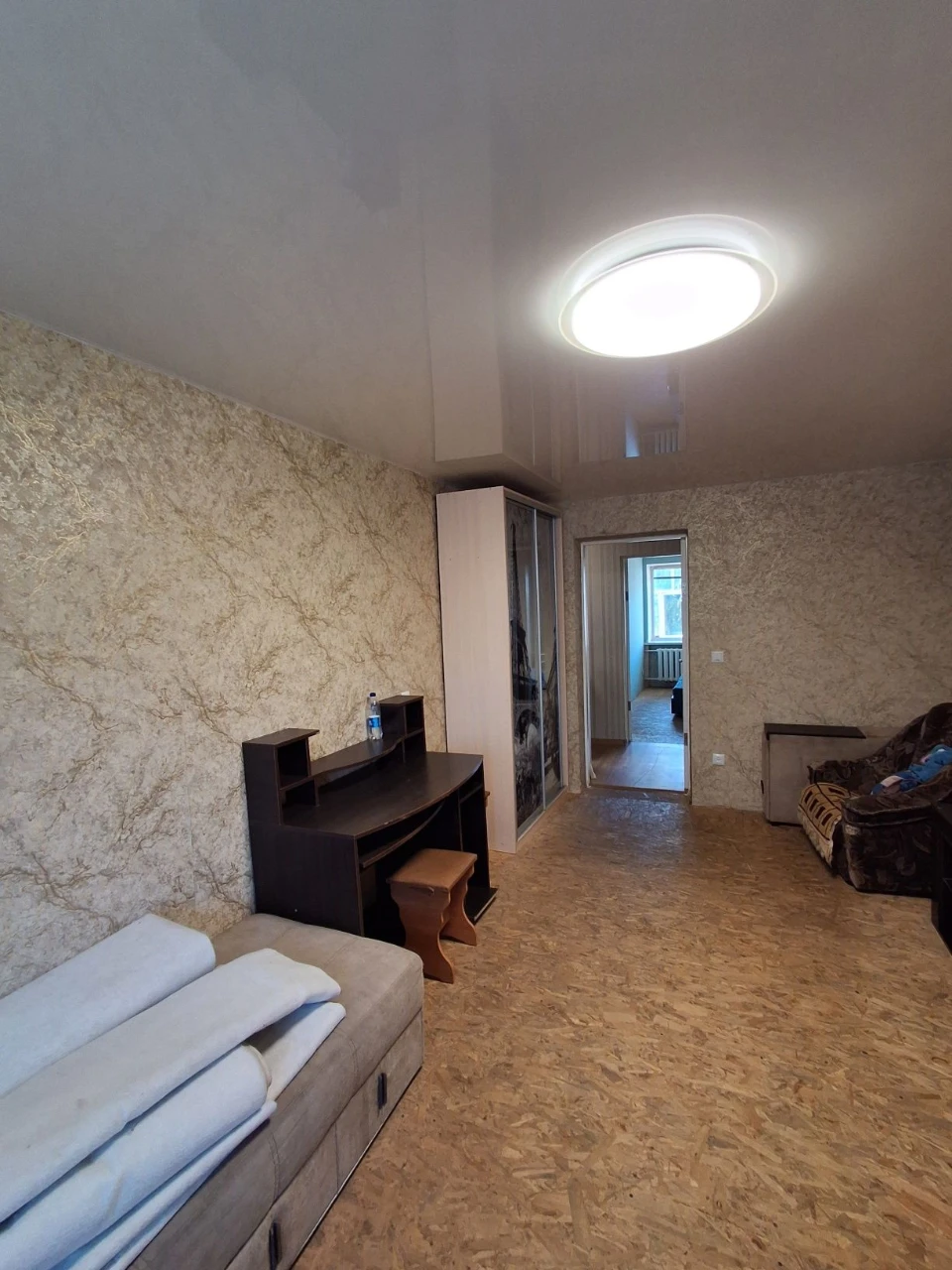 Two-bedroom apartment for sale on Molodizhna Street