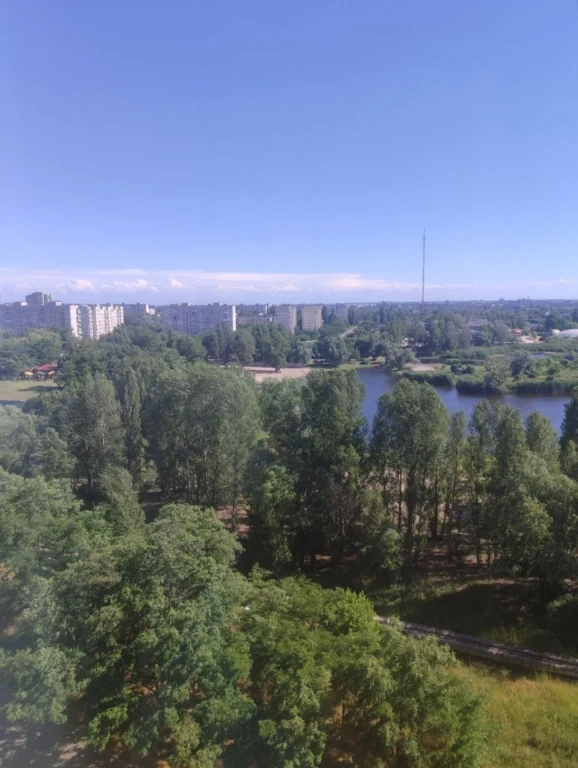 Продам 4-кімн. квартиру на вул.Тараса Бульби, 27
