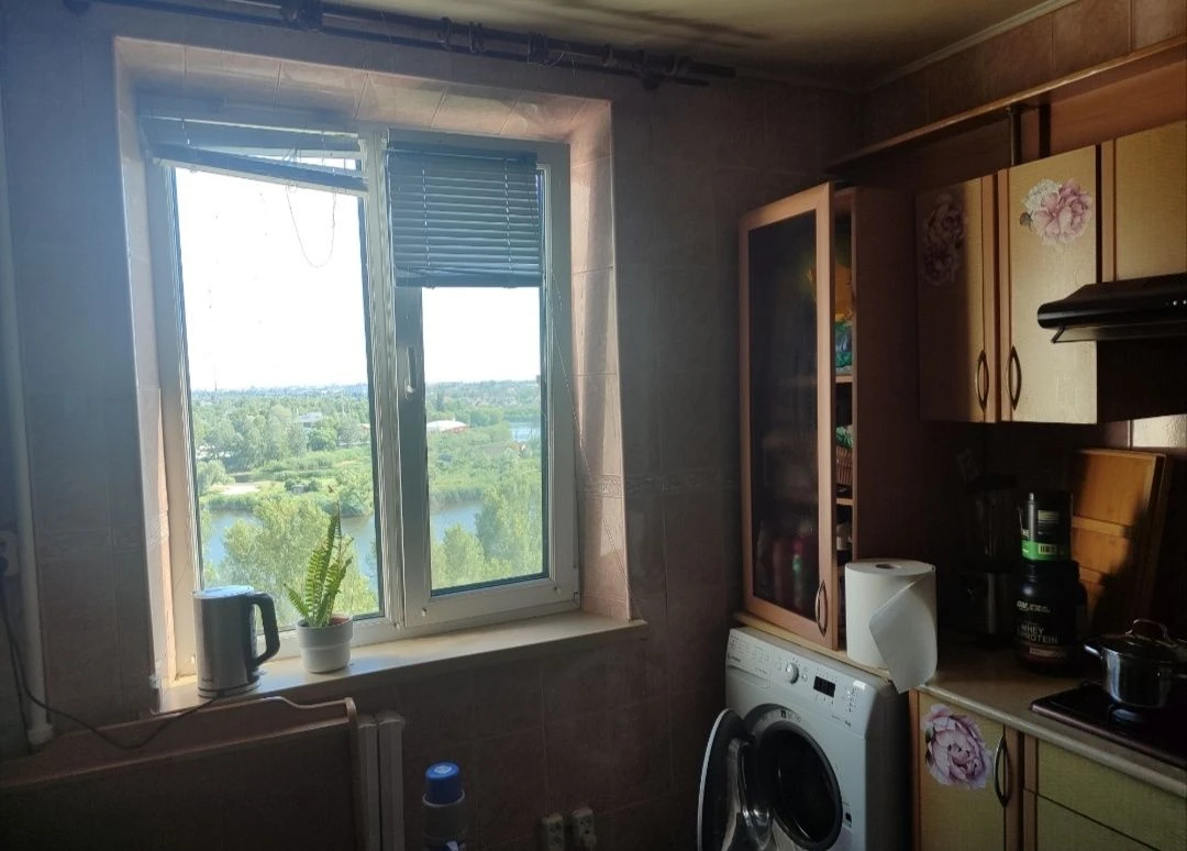 Продам 4-кімн. квартиру на вул.Тараса Бульби, 27