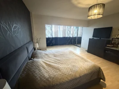 Sale of a 3-room apartment. Center 86 sq.m + closet 3.5 sq.m