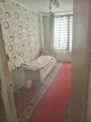 For Sale: 3-room apartment. Youthful.