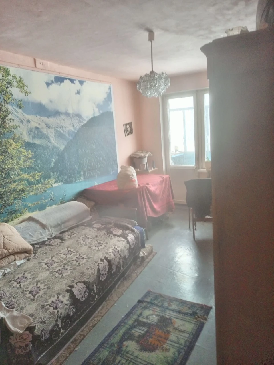 For Sale: 3-room apartment. Youthful.