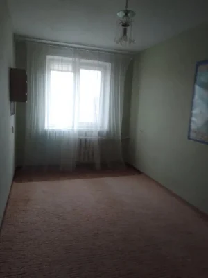l Продається двокімнатна квартира на Раківці