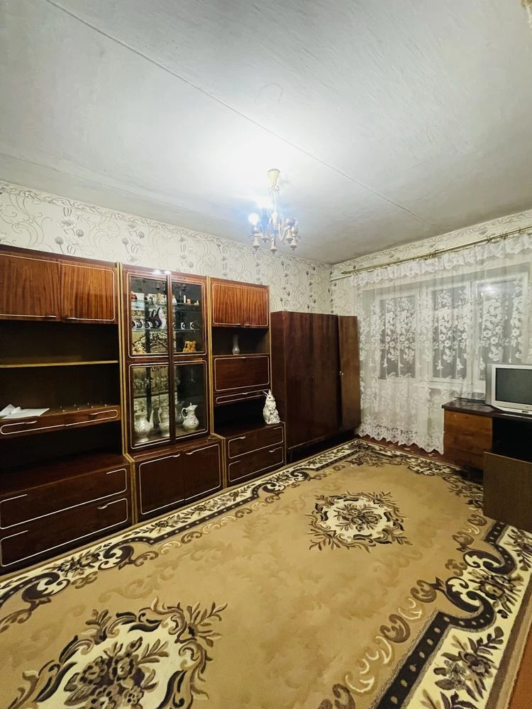 One-Bedroom Apartment for Sale in Molodyzhnem