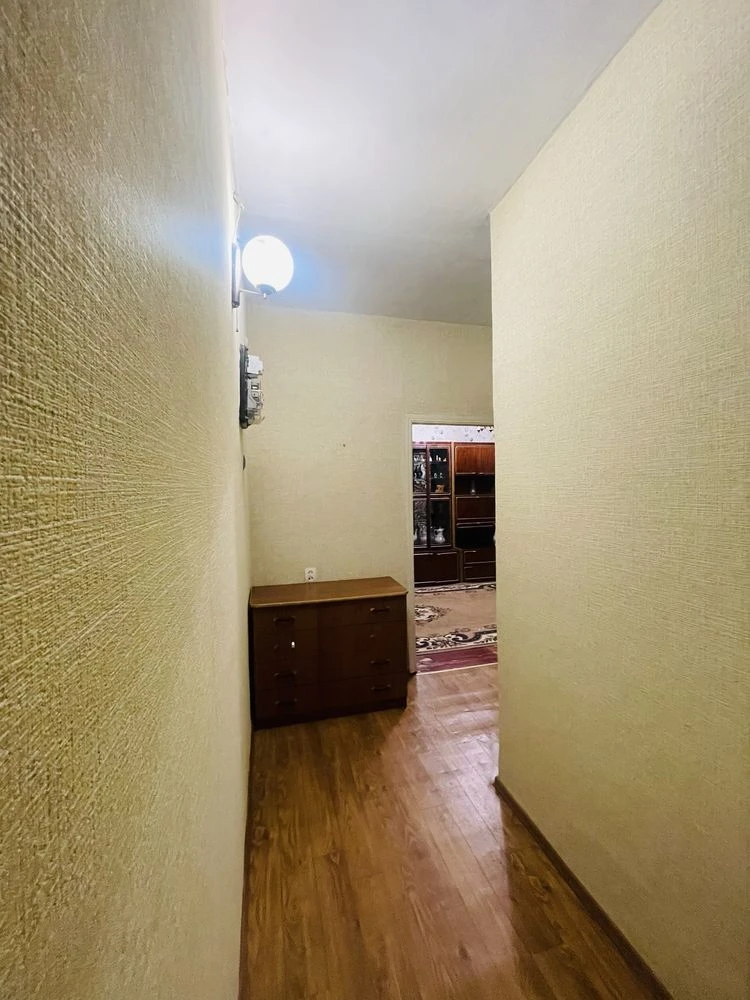 One-Bedroom Apartment for Sale in Molodyzhnem