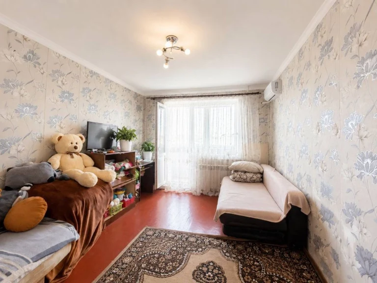 Продається однокімнатна квартира в гірській частині