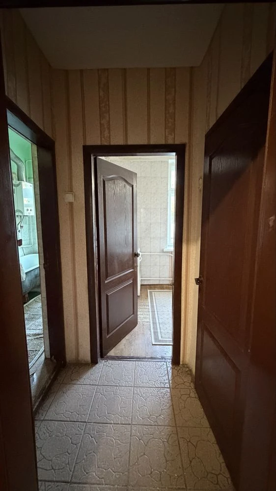 Three-room apartment in the center. No commission!