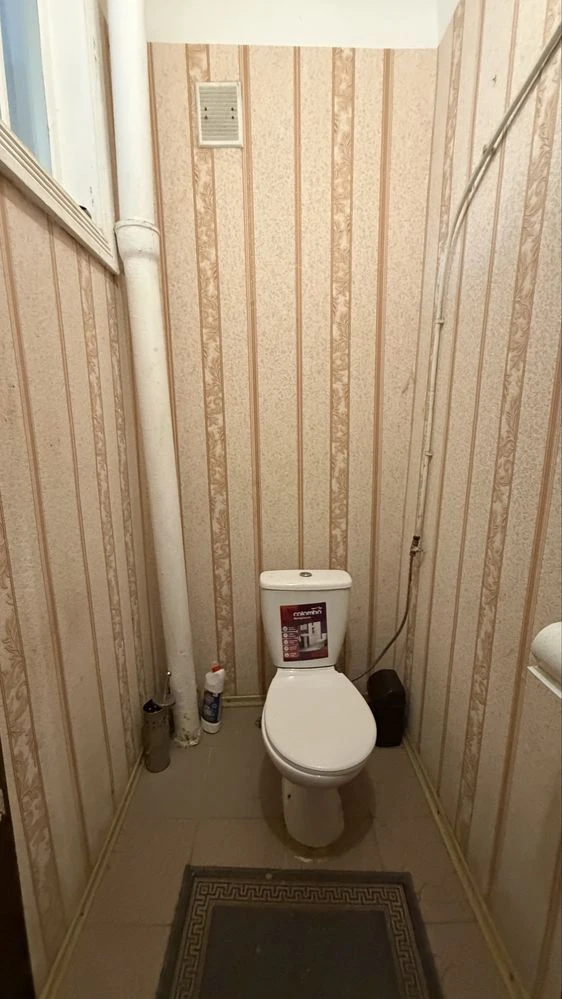 Three-room apartment in the center. No commission!