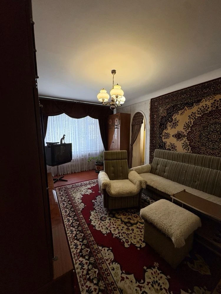 Продаж/2 кімнатна /Героів Украіни