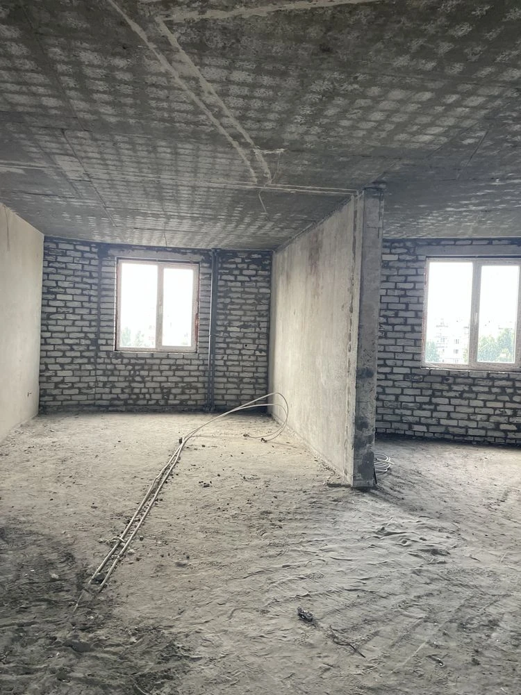 Продаж просторої 3-кімнатної квартири з чудовим видом. Бреста,