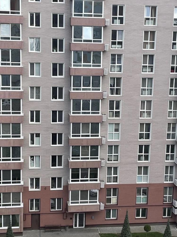 Продаж просторої 3-кімнатної квартири з чудовим видом. Бреста,