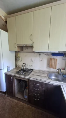 Продам 2к кв Крюків з меблями та технікою