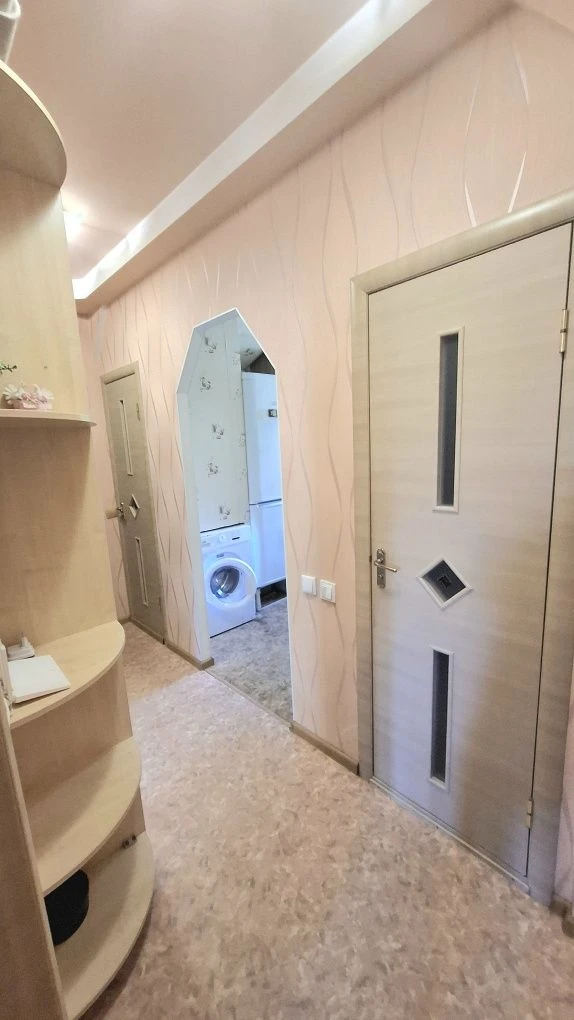 Продам 2к кв Крюків з меблями та технікою