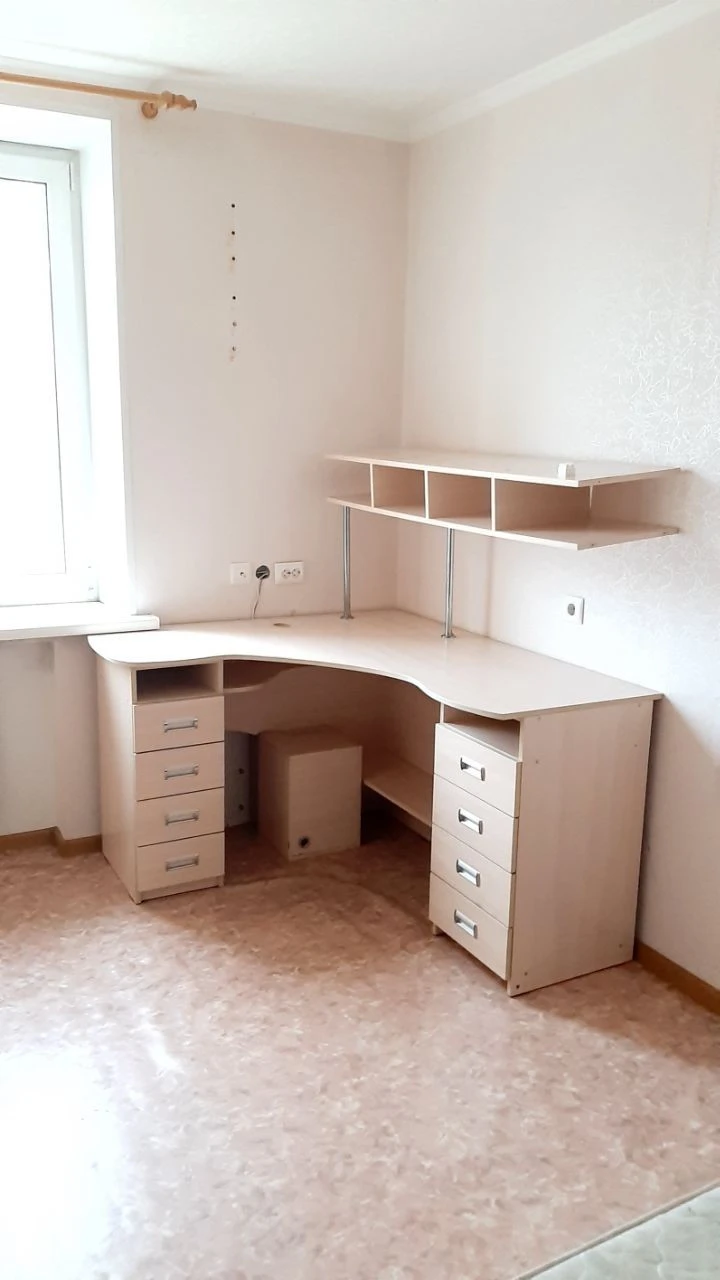 Продам 2к кв Крюків з меблями та технікою