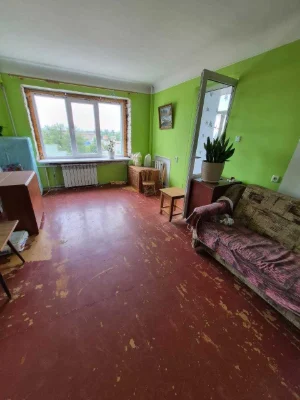 Продам 3 кімнатну квартиру в ЦЕНТРІ . 7/9 цегл. 38000
