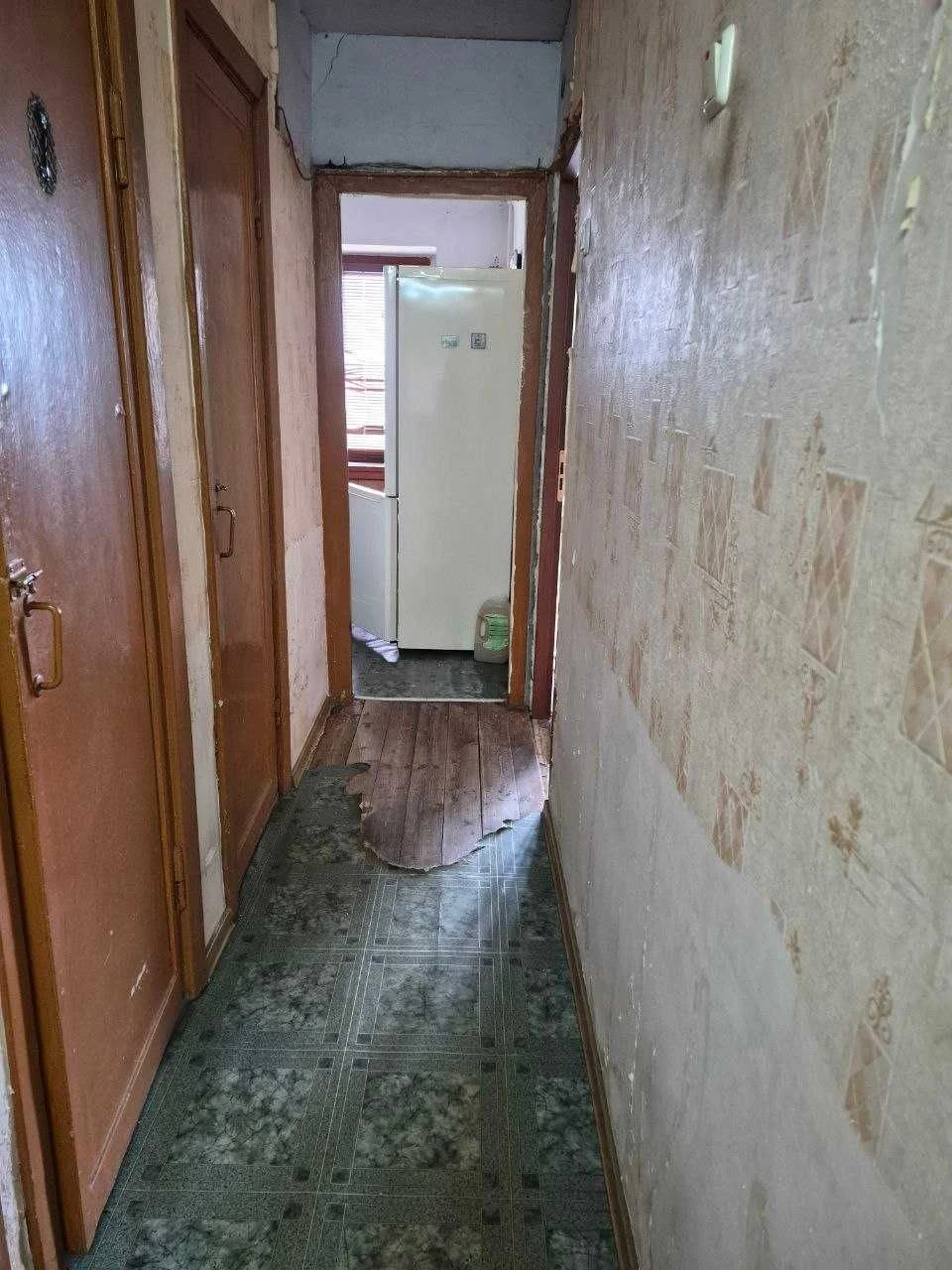 Продам 3 кімнатну квартиру в ЦЕНТРІ . 7/9 цегл. 38000