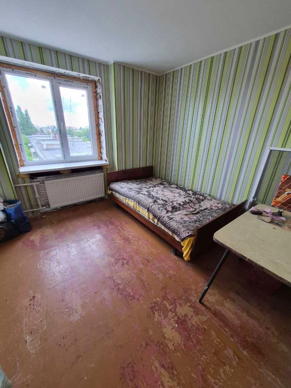 Продам 3 кімнатну квартиру в ЦЕНТРІ . 7/9 цегл. 38000