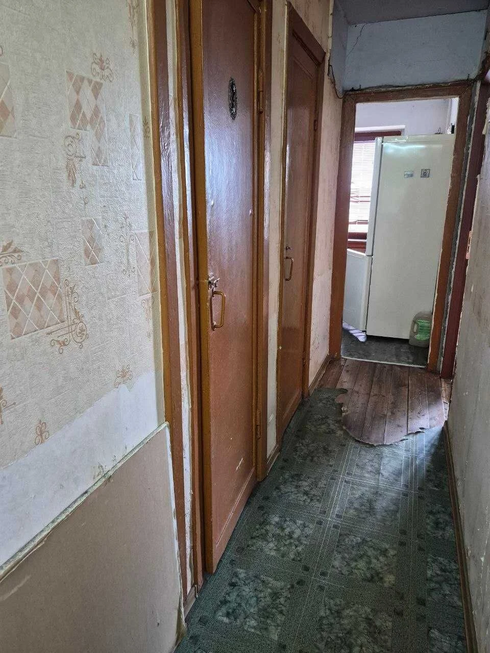 Продам 3 кімнатну квартиру в ЦЕНТРІ . 7/9 цегл. 38000