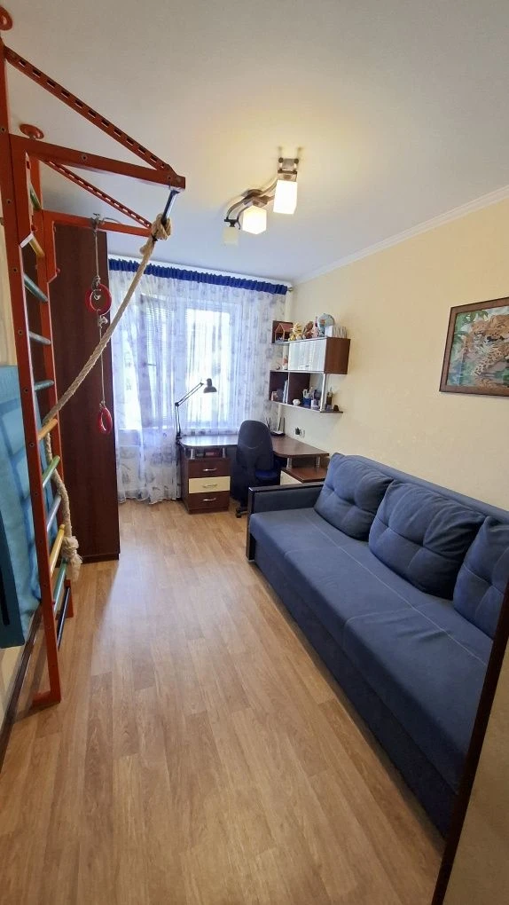 For Sale 4-room apartment in Rakivka, 4th floor, with furniture and appliances