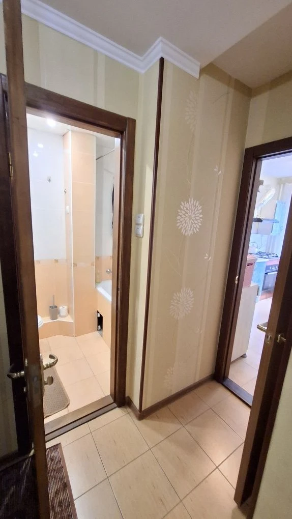 For Sale 4-room apartment in Rakivka, 4th floor, with furniture and appliances