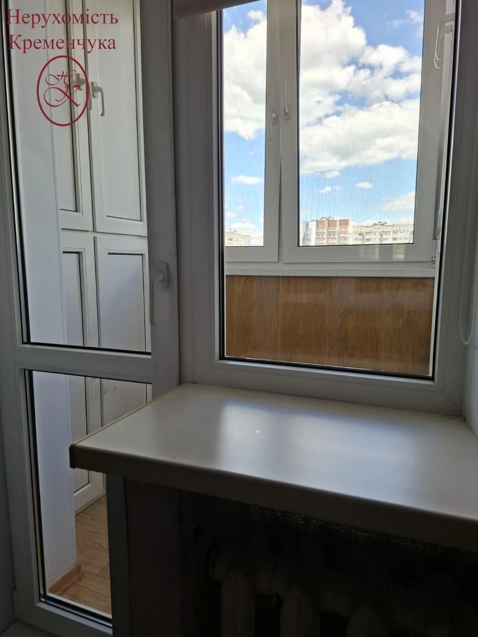 Продаж/ 4 кімнатна/ центр