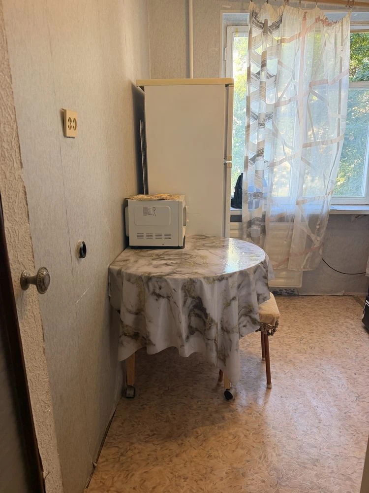 Продам 3 х кімн квартиру ( 2 ПОВЕРХ )  РАКОВКА, вул. Лікаря