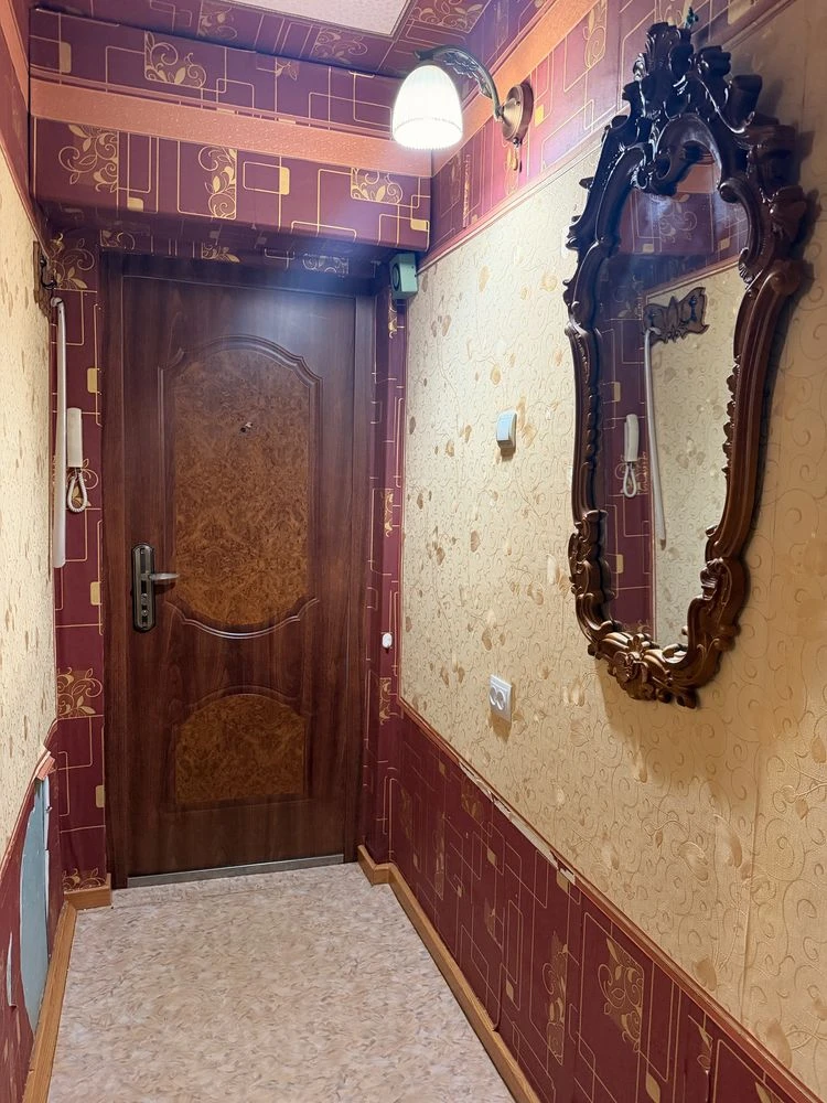 Продам 3 х кімн квартиру ( 2 ПОВЕРХ )  РАКОВКА, вул. Лікаря