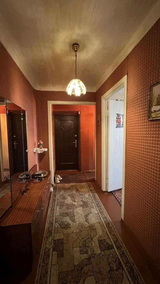 Sale of a 3-room apartment with an amazing view of Autokraz