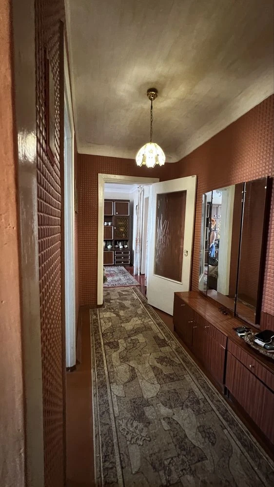 Sale of a 3-room apartment with an amazing view of Autokraz