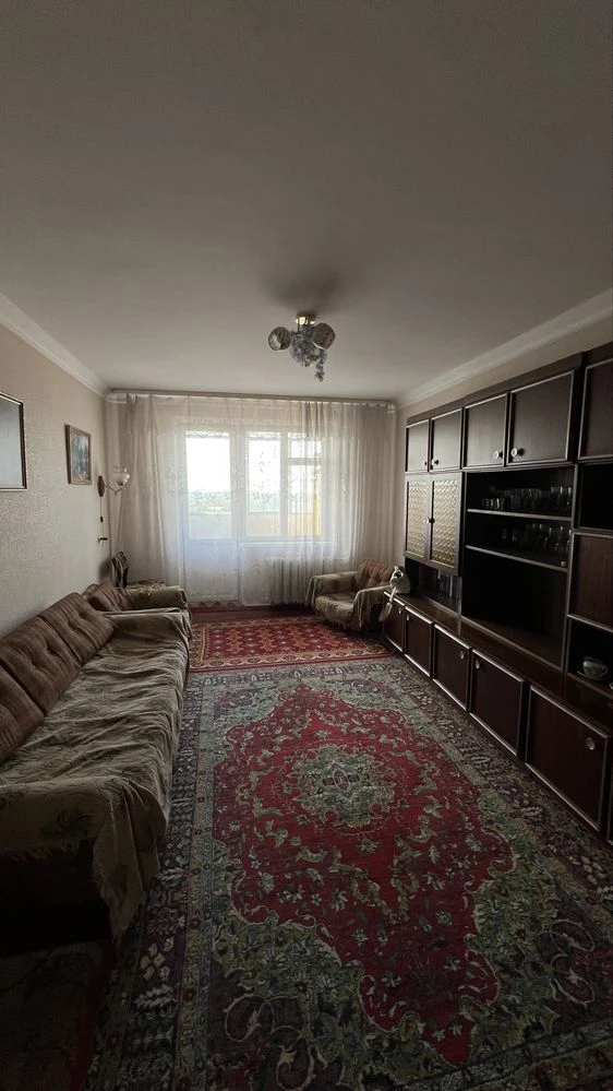 Sale of a 3-room apartment with an amazing view of Autokraz