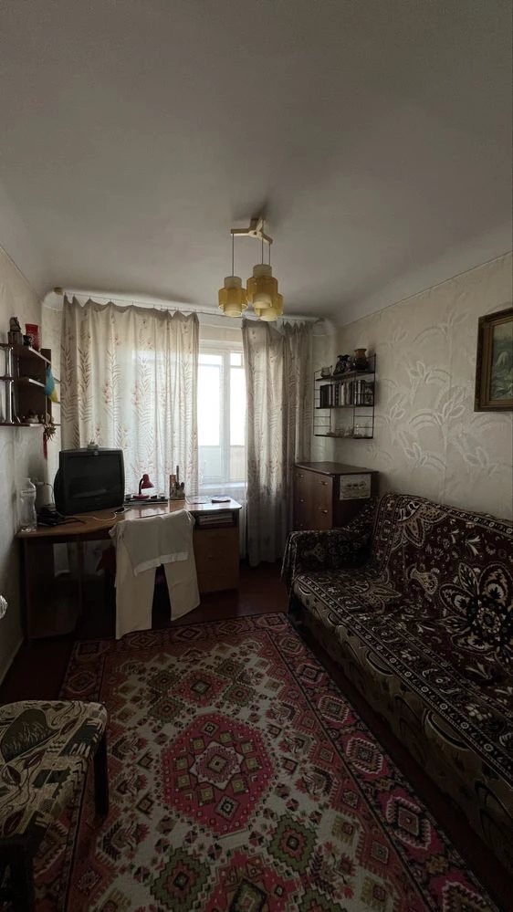 Sale of a 3-room apartment with an amazing view of Autokraz