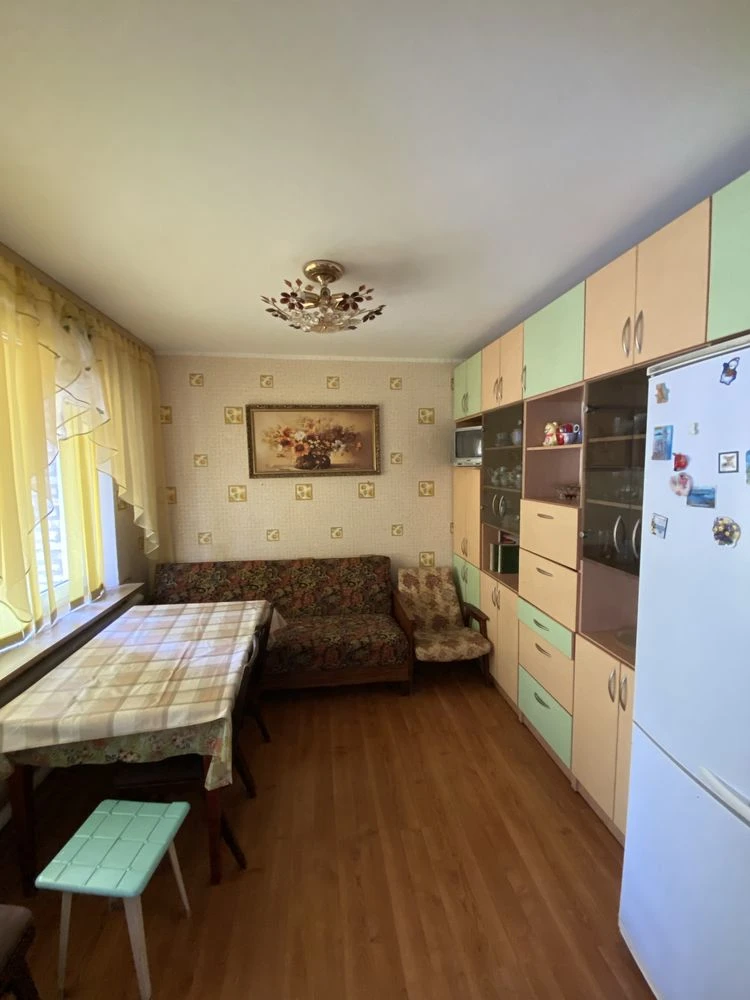 Продається затишна квартира на Раківці