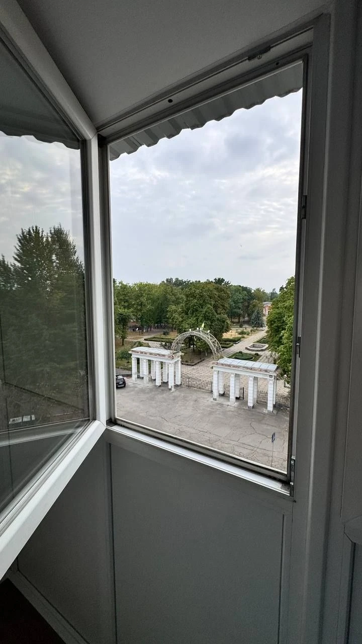 FOR SALE 2-bedroom apartment at вул. Приходька, 91 with renovation