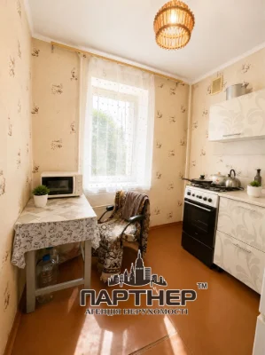 Простора однокімнатна. Район спортзалу Апельсин
