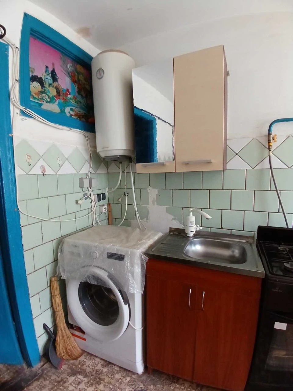 For sale, small house in the city center