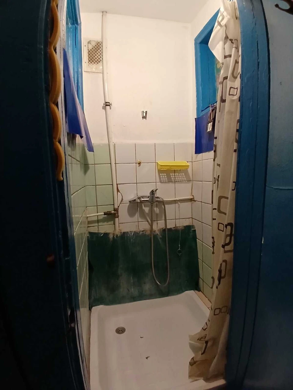 For sale, small house in the city center
